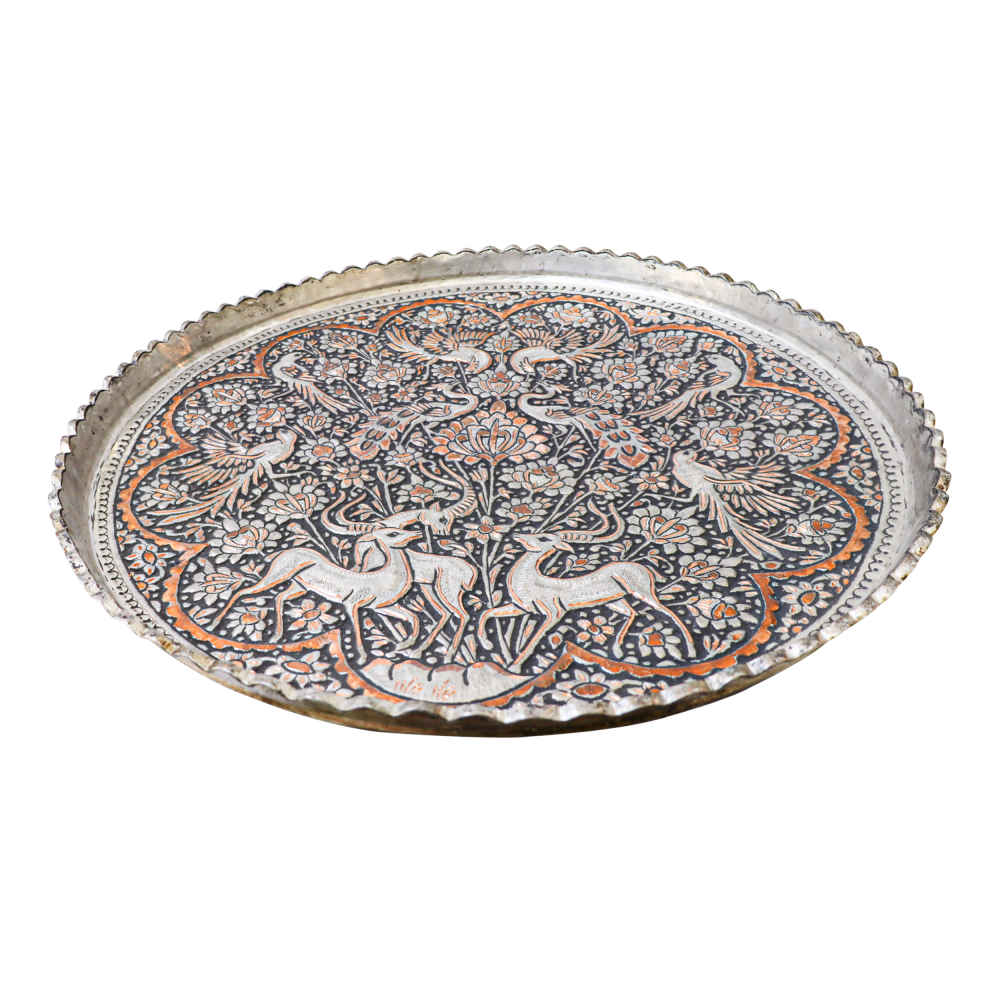 صينية نحاسية زخرفية محفورة يدويًا بأهو إيراني تقليدي