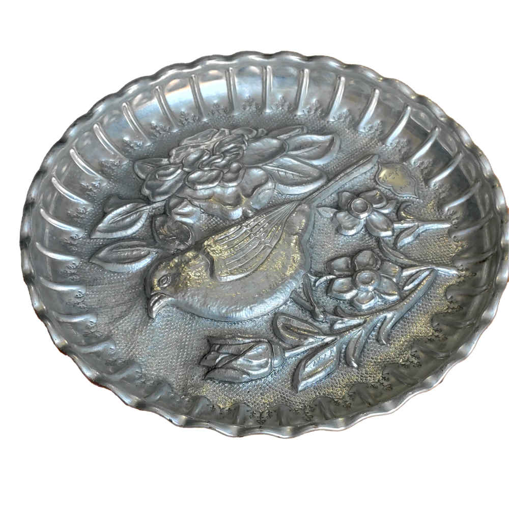 صينية نحاسية زخرفية محفورة يدويًا ببرجسته إيراني تقليدي