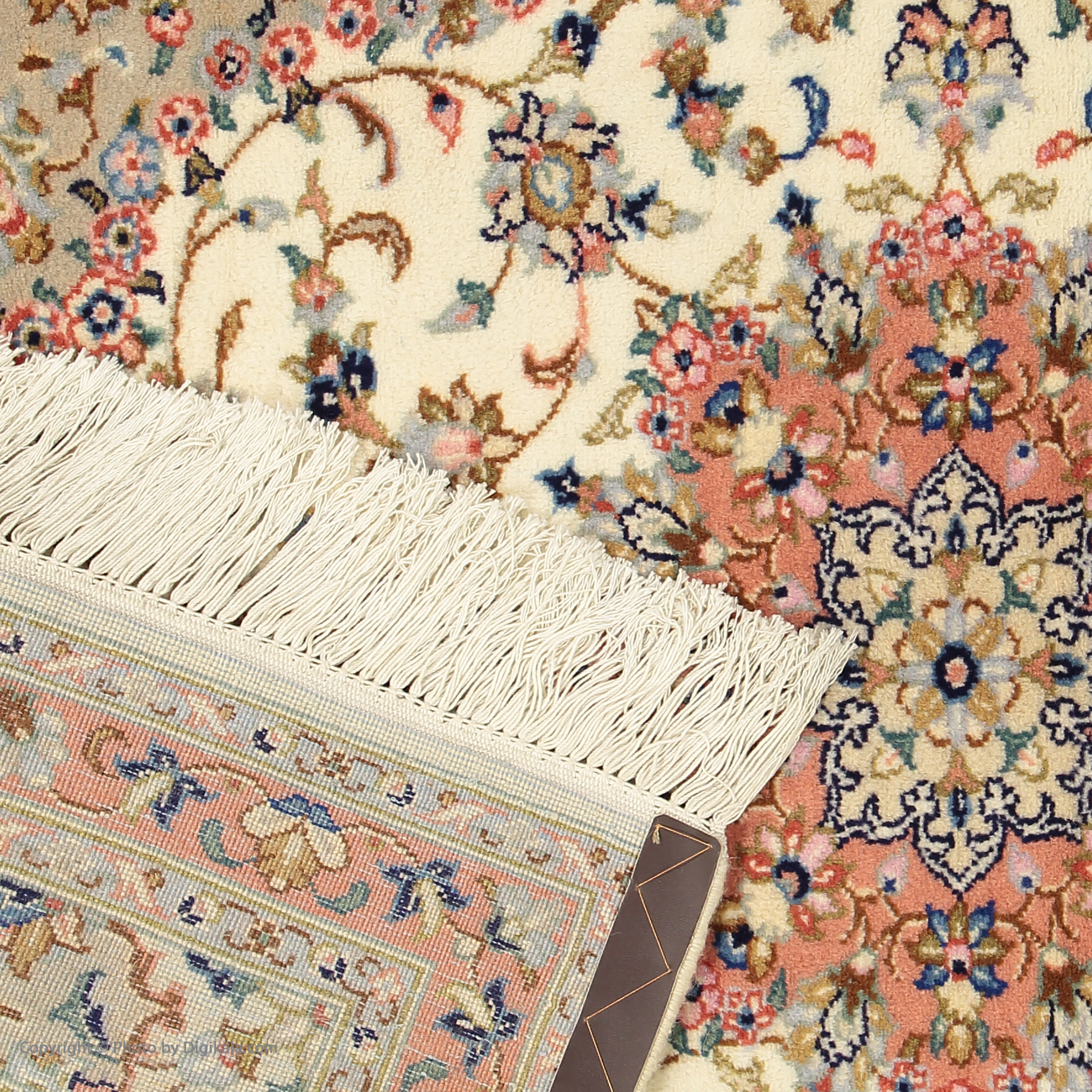 سجادة إيرانية معقودة يدويًا بنمط ميدالية، نموذج نهال