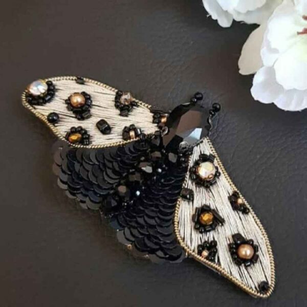 دبوس مزخرف بالخرز النسائي اليدوي – تصميم شابراك