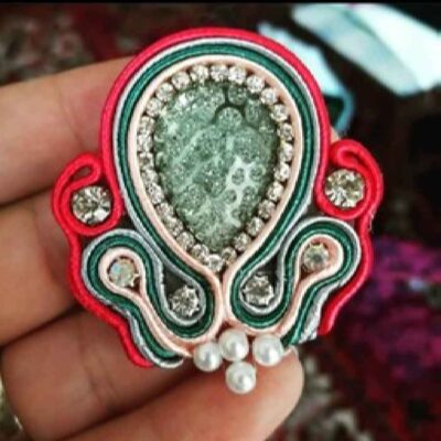 دبوس مزخرف بالخرز النسائي اليدوي – طراز سورينا