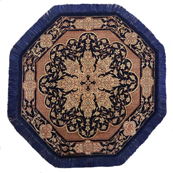 مفرش طاولة حريري بنقشة سجادة إيرانية