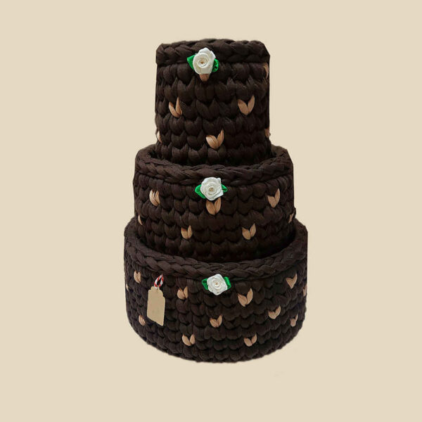 مجموعة من 3 سلال تخزين كروشيه بخيوط موديل قلبي