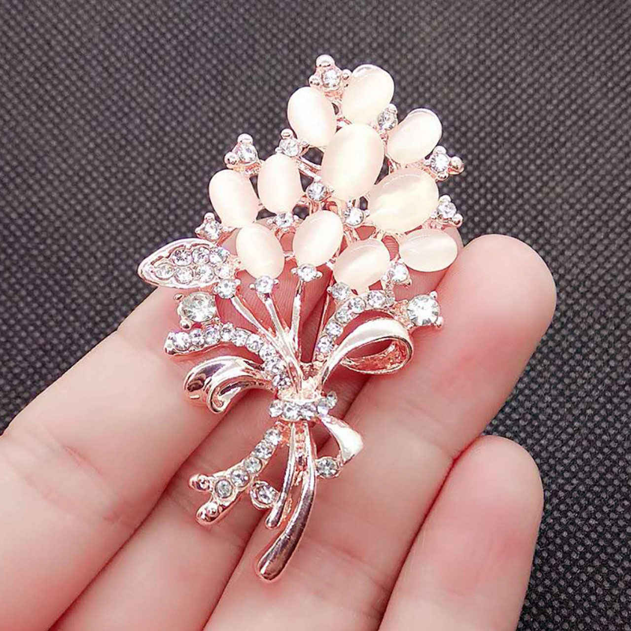 دبوس زهري – طراز باقة فولاذية