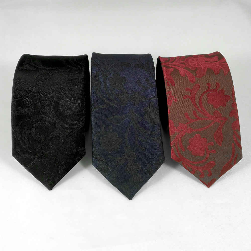 مجموعة إكسسوارات رجالية من رباط العنق والمنديل والأزرار – فاخرة فانيا