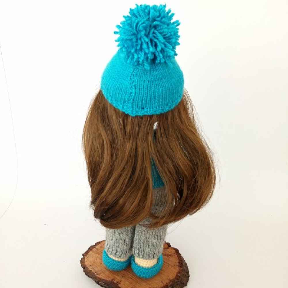 دمية محشوة مصنوعة يدوياً بالكروشيه – فتاة زرقاء | لعبة قطنية ناعمة