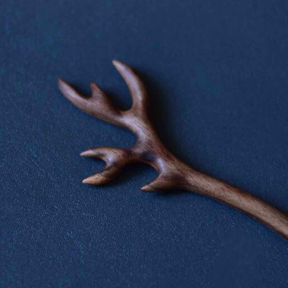 عصا شعر خشبية مصنوعة يدويًا بتصميم القرن حجم كبير