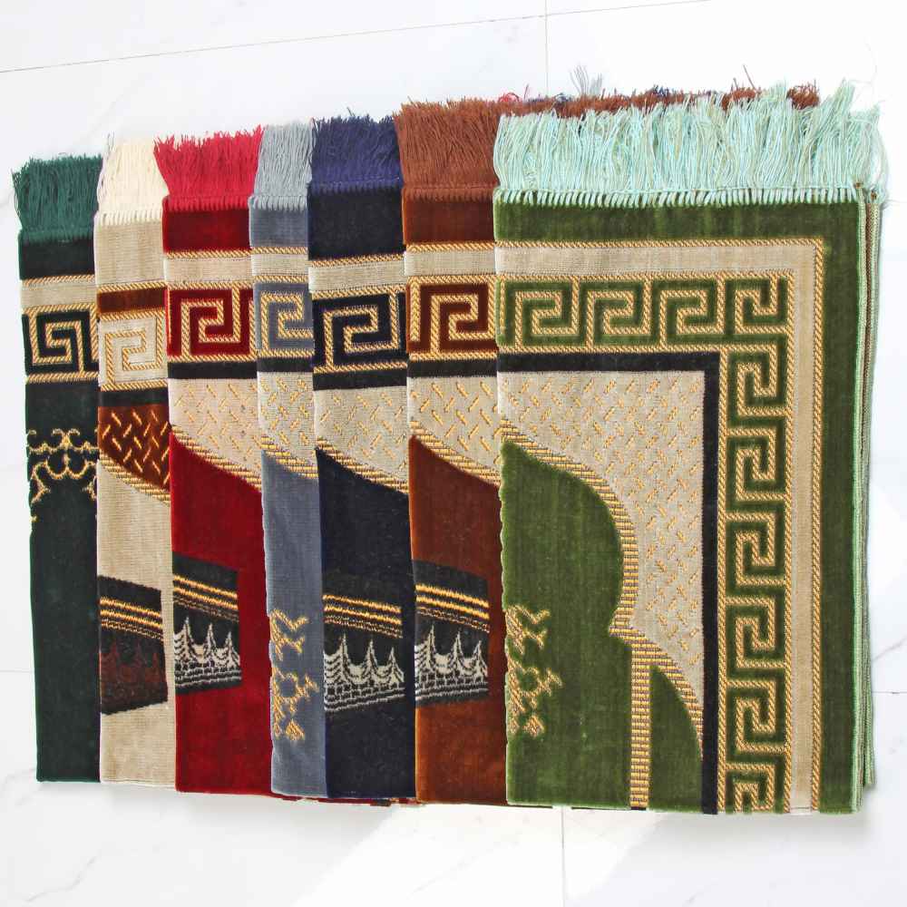 سجادة الصلاة الإسلامية المبطنة بالمخمل الساجدة بتصميم الكعبة للمسلمين الصغار