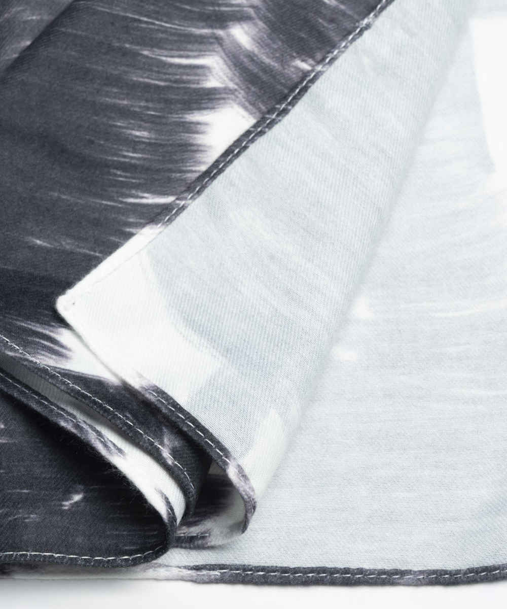 وشاح مطبوع للنساء فني وخفيف الوزن نفس