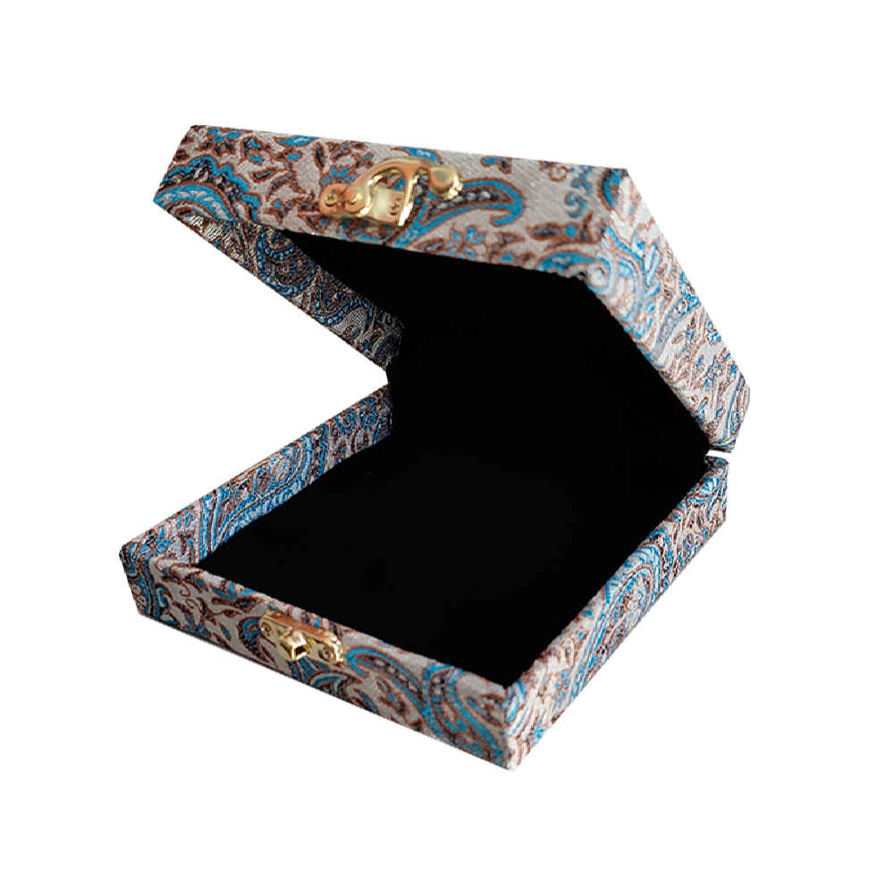 صندوق مجوهرات خشبي وقماشي يدوي التصميم بنمط بايسلي مستوحى من الفن الفارسي