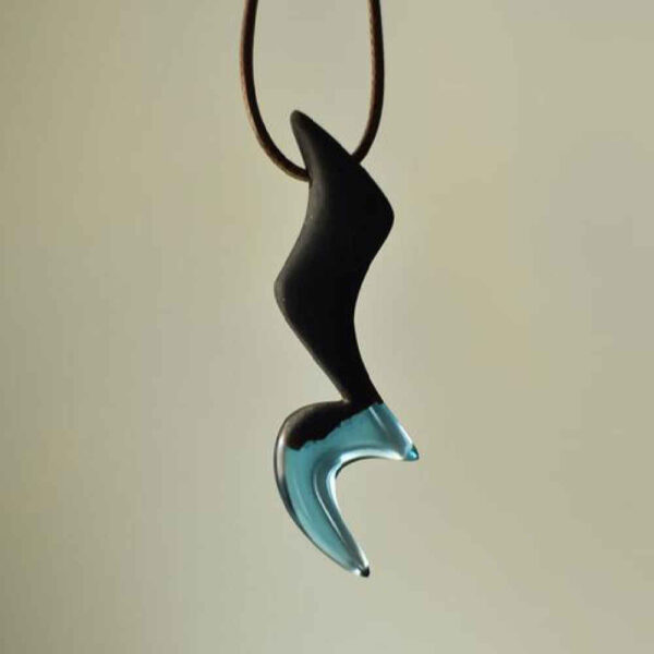 قلادة خشبية منحوتة مع راتنج - يدوية الصنع وفنية - سکوت