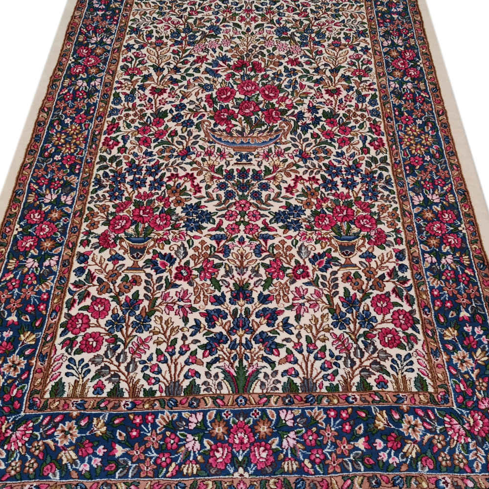 سجادة إيرانية معقودة يدويًا، نموذج كيانا