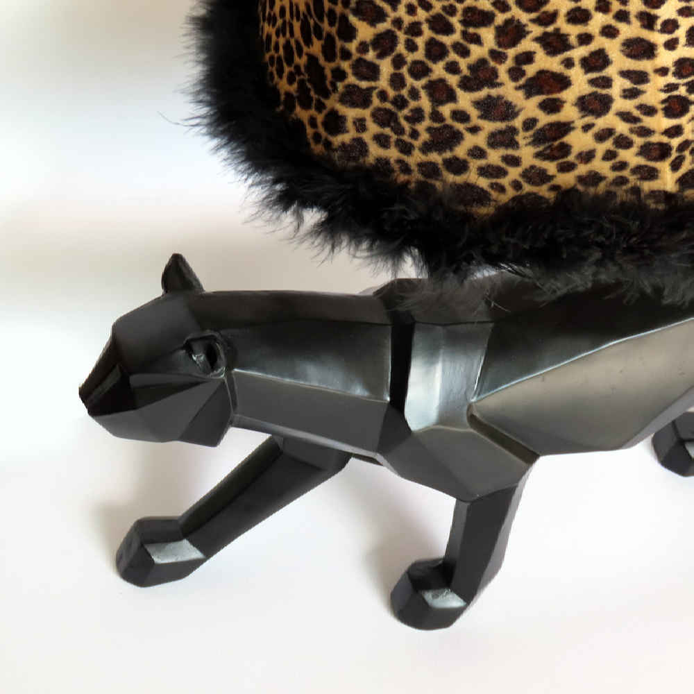 مصباح طاولة جديد مصنوع يدويًا على شكل نمر سيراميكي أسود