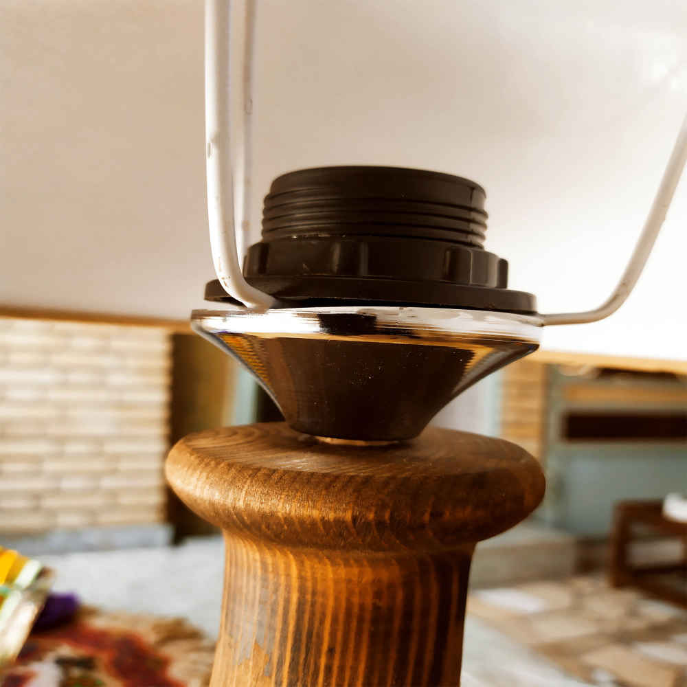 مصباح طاولة خشبي بلمسة فنية، مصنوع يدويًا، ظل مخملي بهنام