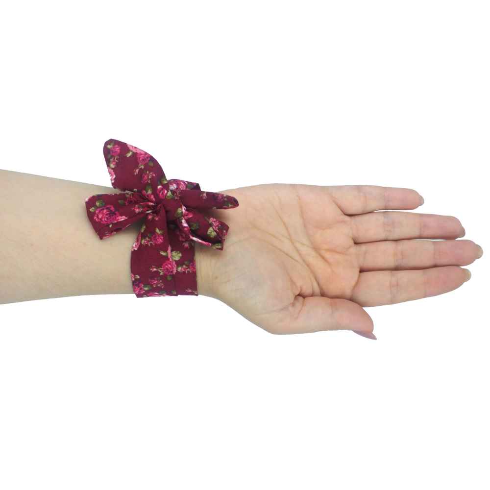 ساعة يد نسائية بوهيمية مزخرفة بالورود من القماش مع ربط رباط وشاح – كارين