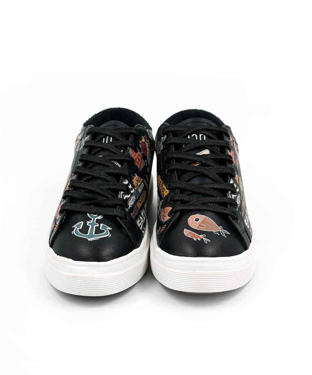 أحذية رياضية عارضة بطبعة الجرافيتي للنساء طراز شيك – كارين