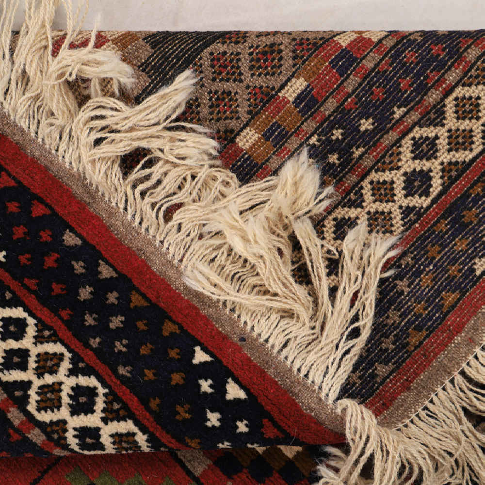 سجادة إيرانية من الصوف معقودة يدويًا بتصميم قبلي معقد، نموذج بريسا