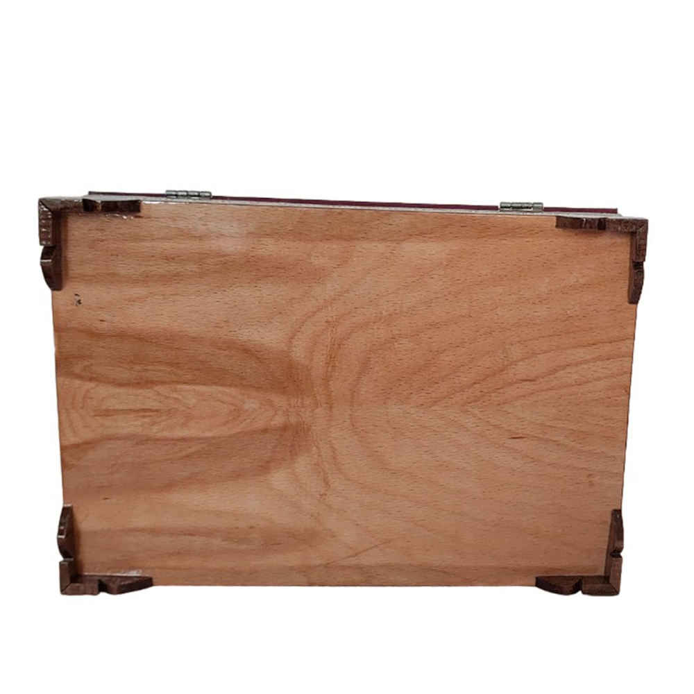 صندوق خشبي لحفظ القرآن – مزين بالكُتَم ومبطن بالمخمل، نموذج إسلامي