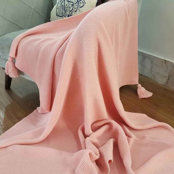 بطانية محبوكة ناعمة وخفيفة مربعة للكنبة والسرير موديل كلاسيك