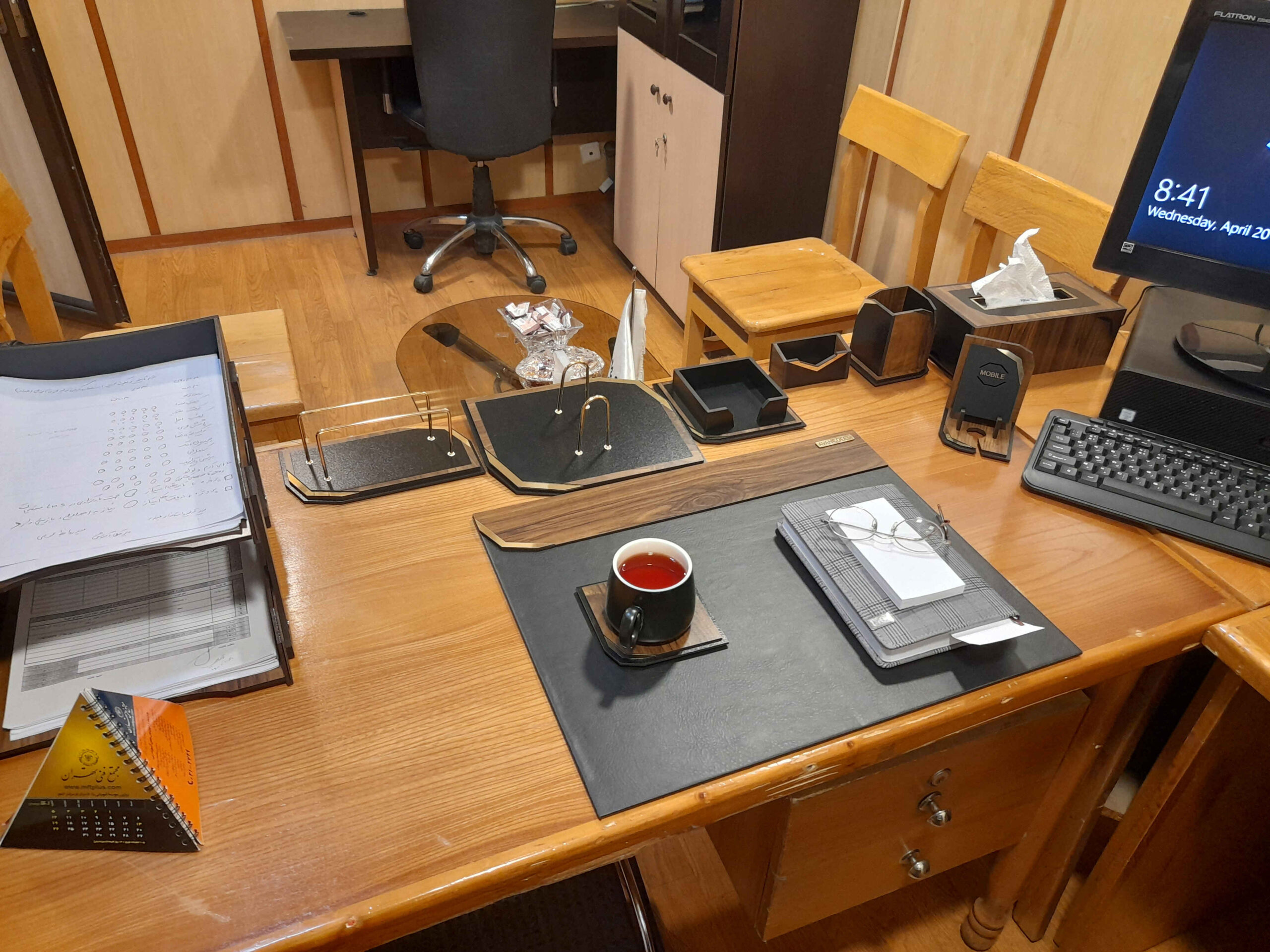 منظم مكتب من الخشب – نموذج أفانغ (10 قطع)