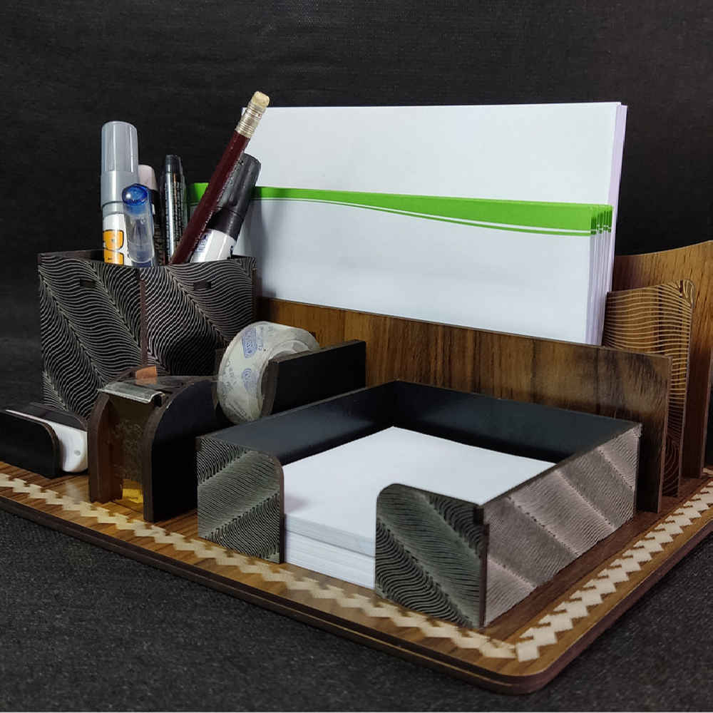 منظم مكتب من الخشب – نموذج مهياس