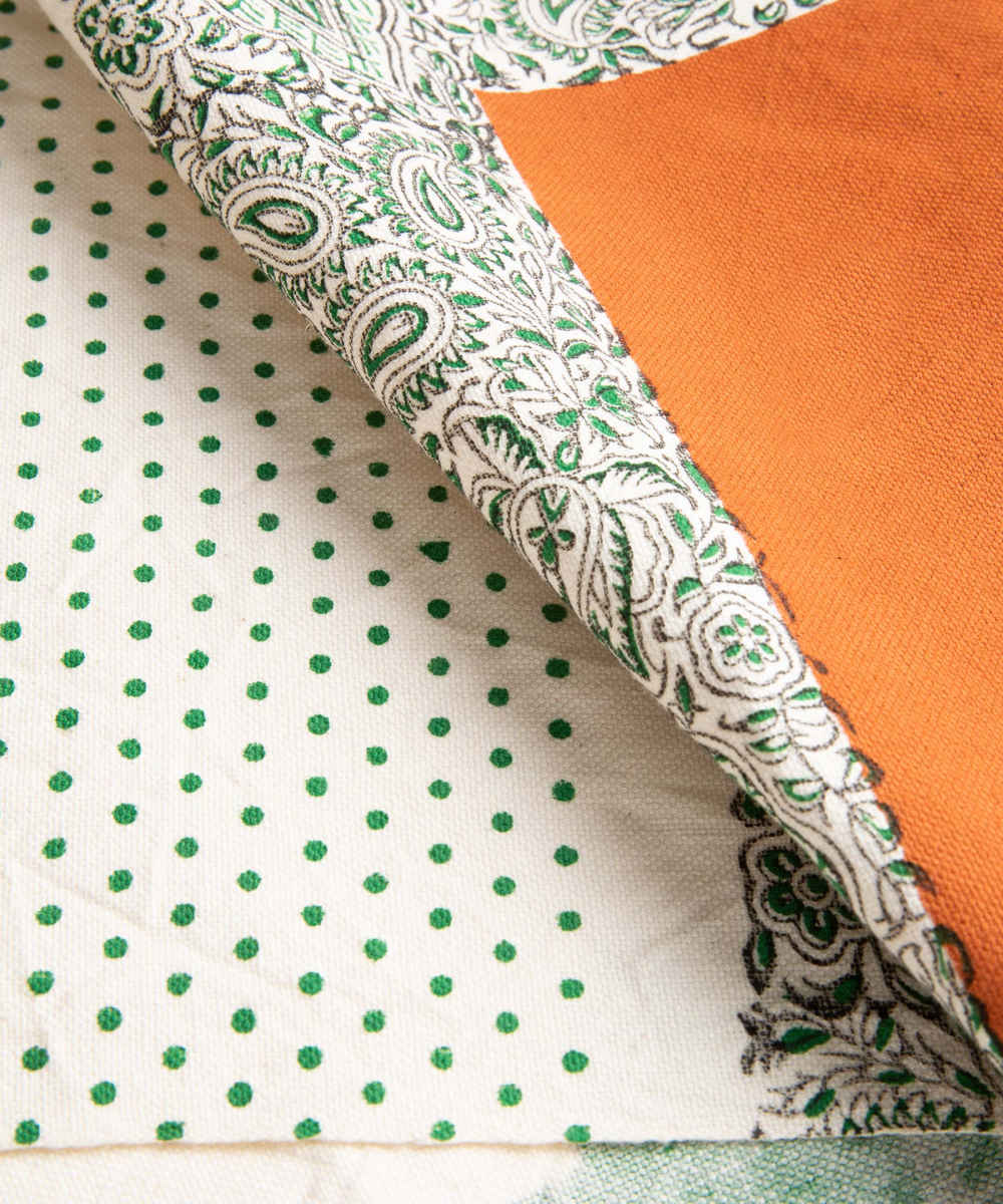 مفرش مائدة من الكتان المطبع يدوياً غلابتون