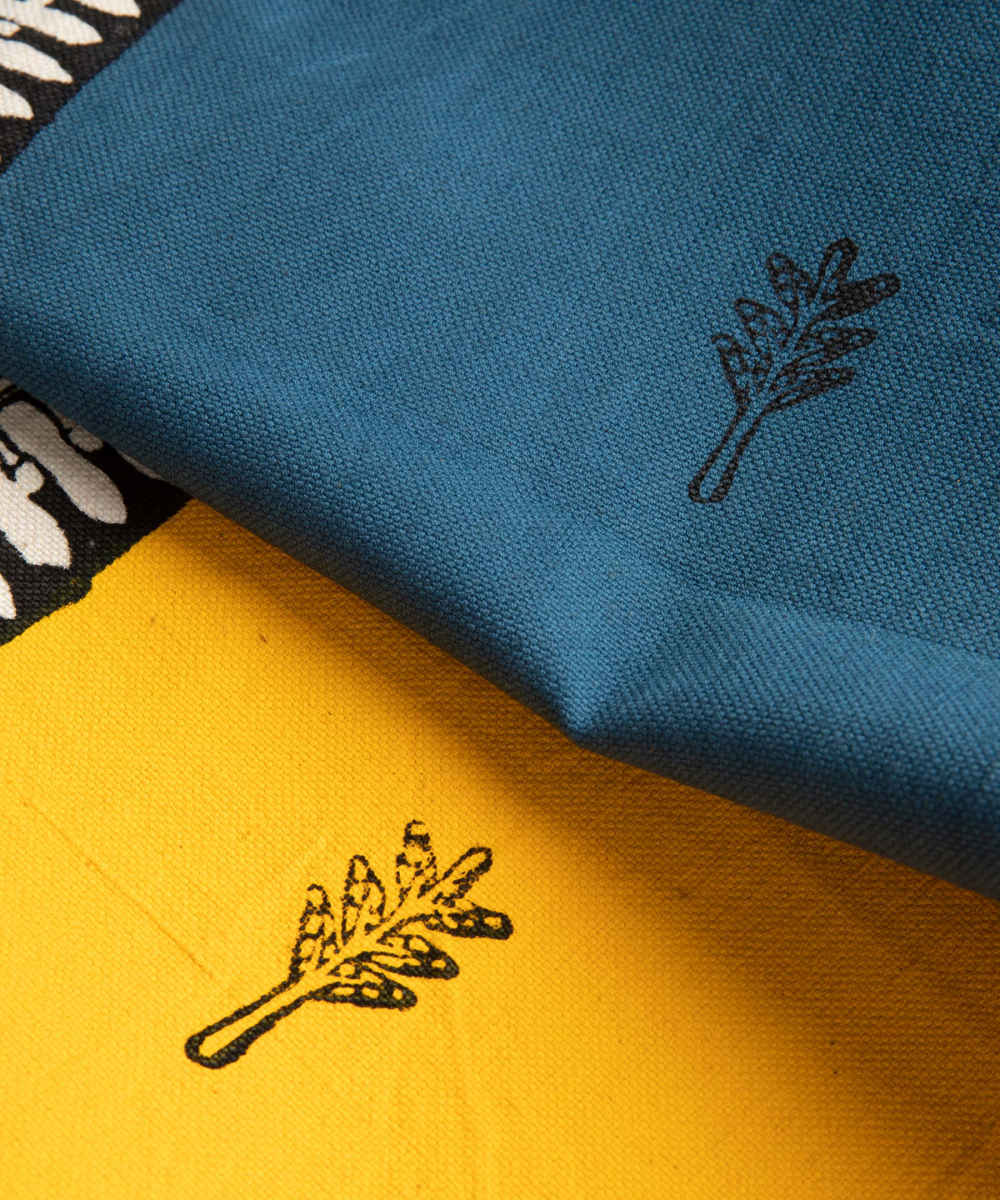 مفرش مائدة من الكتان المطبع يدوياً غول ومورغ