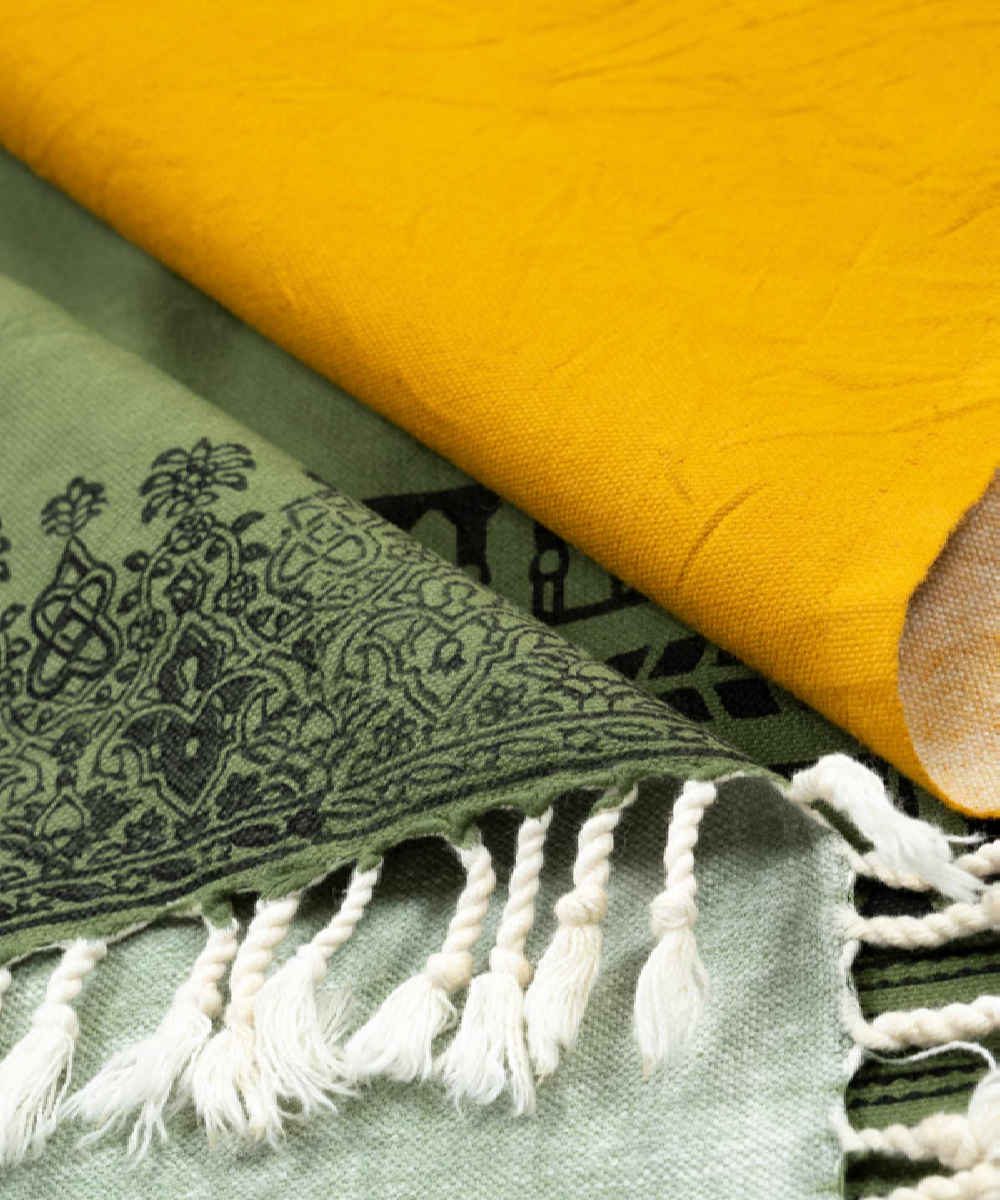 مفرش طاولة من الكتان المطبوع بالكتل، موديل خرمالو