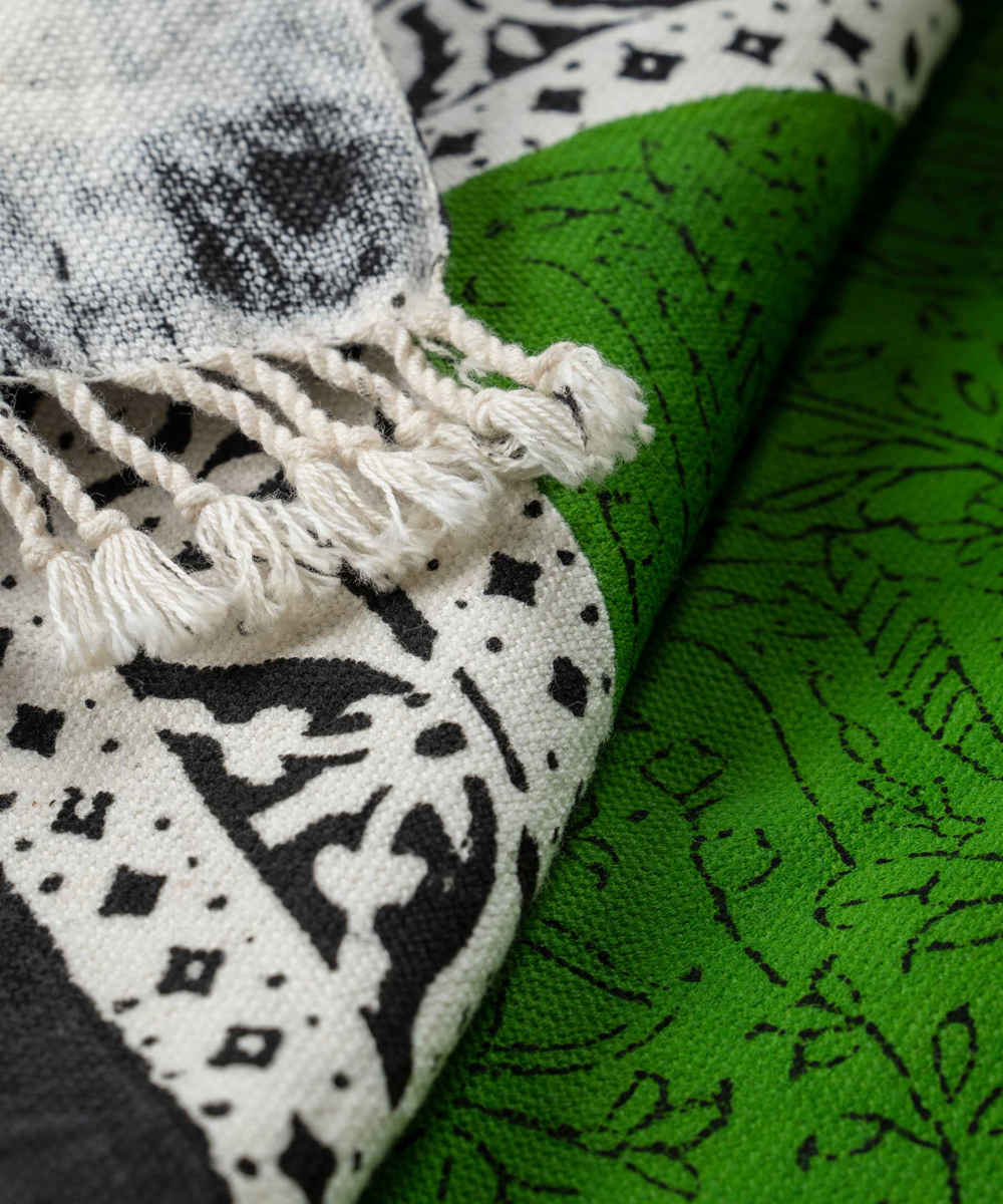 مفرش طاولة من الكتان المطبوع بالكتل موديل شبنام