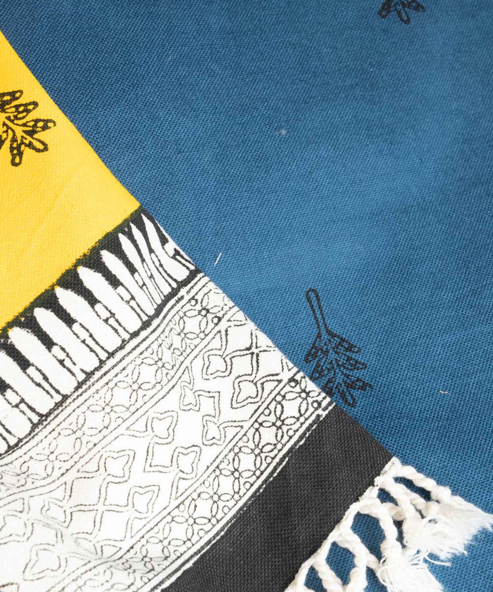 مفرش طاولة من الكتان المطبوع بالكتل، موديل تيكرا