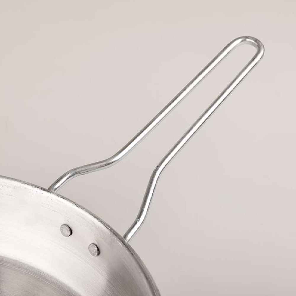 مقلاة التخييم الخارجية – تصميم خفيف الوزن ومناسب للنار المخيمية