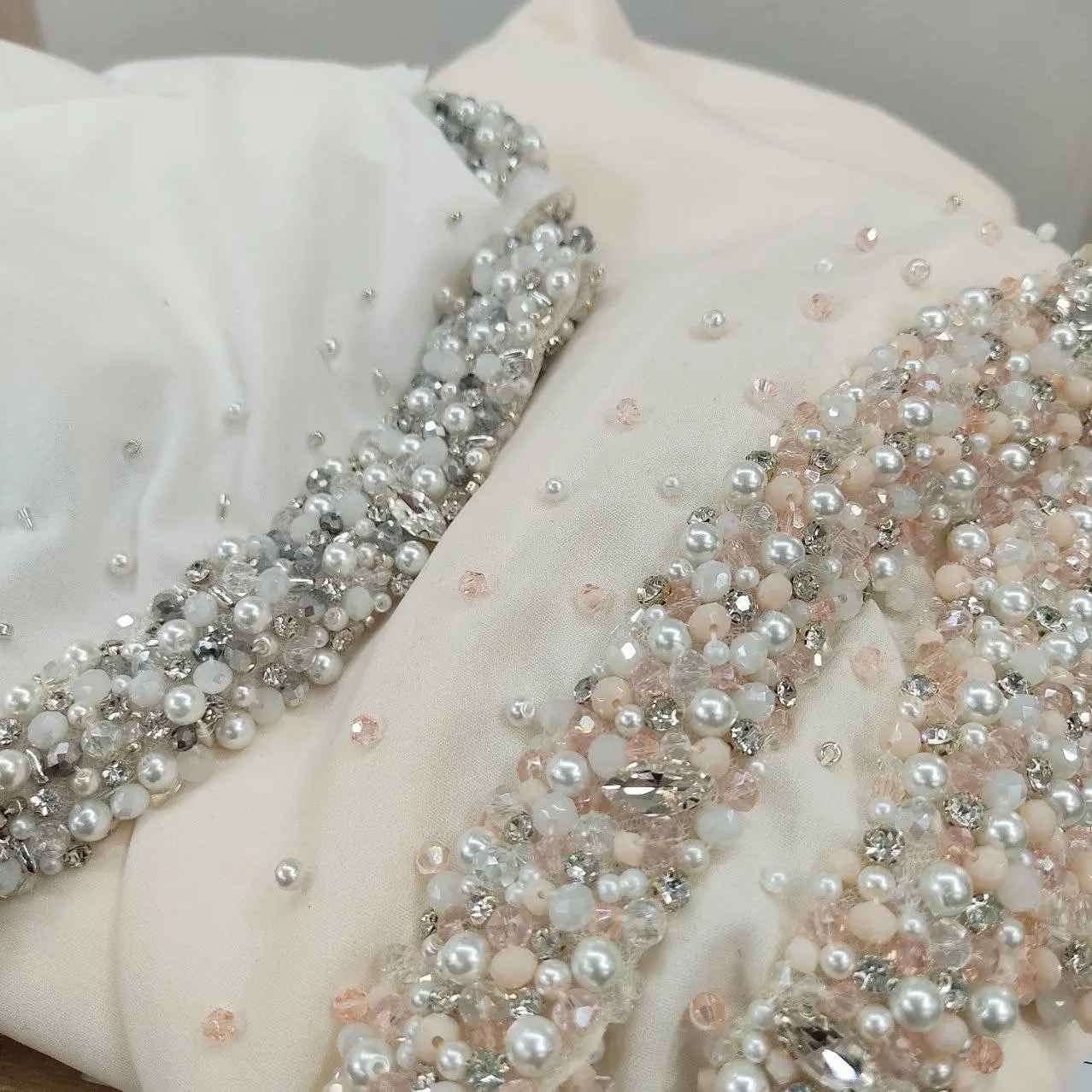 شادر زفاف للعروس الإيرانية موديل مورفريد دوزي