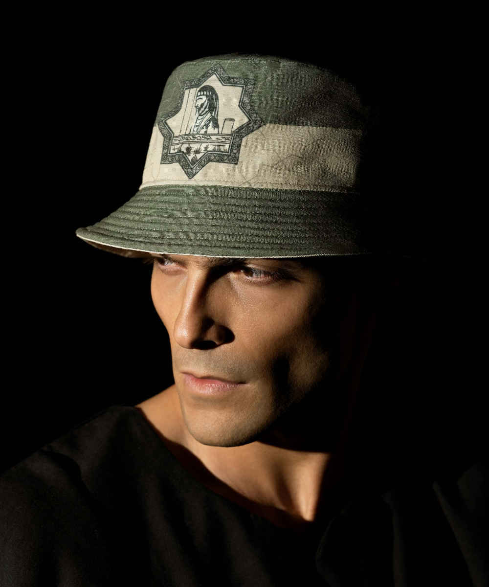 قبعة دلو بتصميم فني – موديل معاون