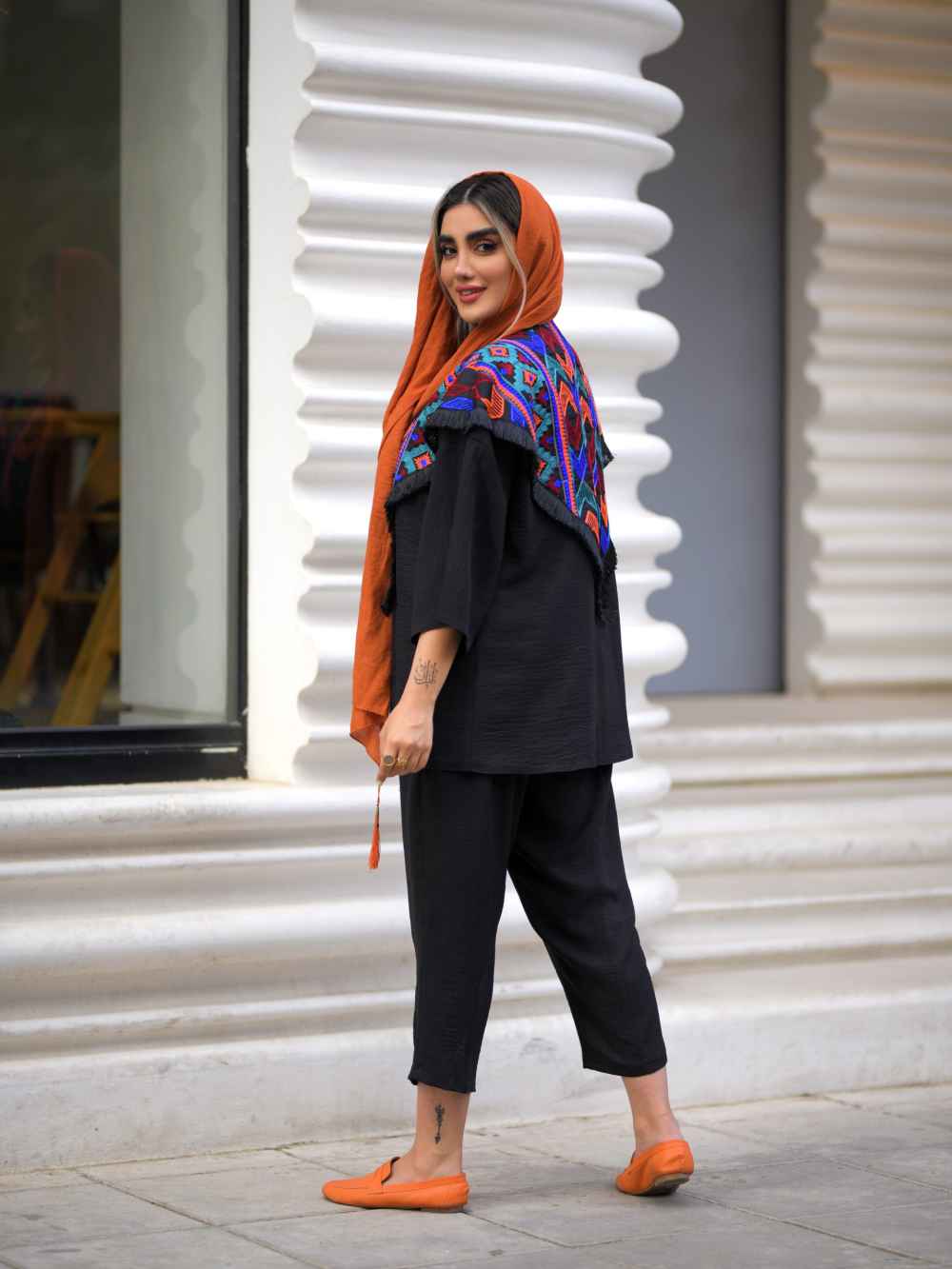 مجموعة مانتو إيراني مطرز مع بنطلون موديل ماهور