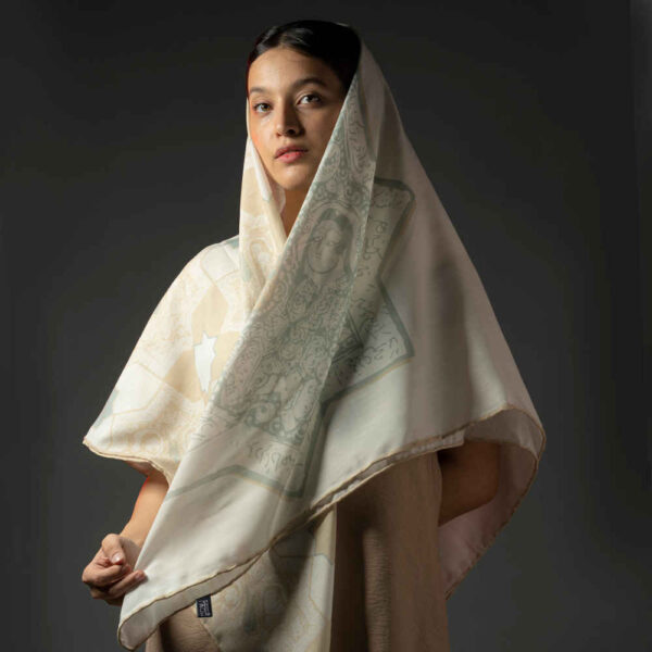 وشاح إيراني للنساء فاخر ونابض بالحياة بنقش صبوح