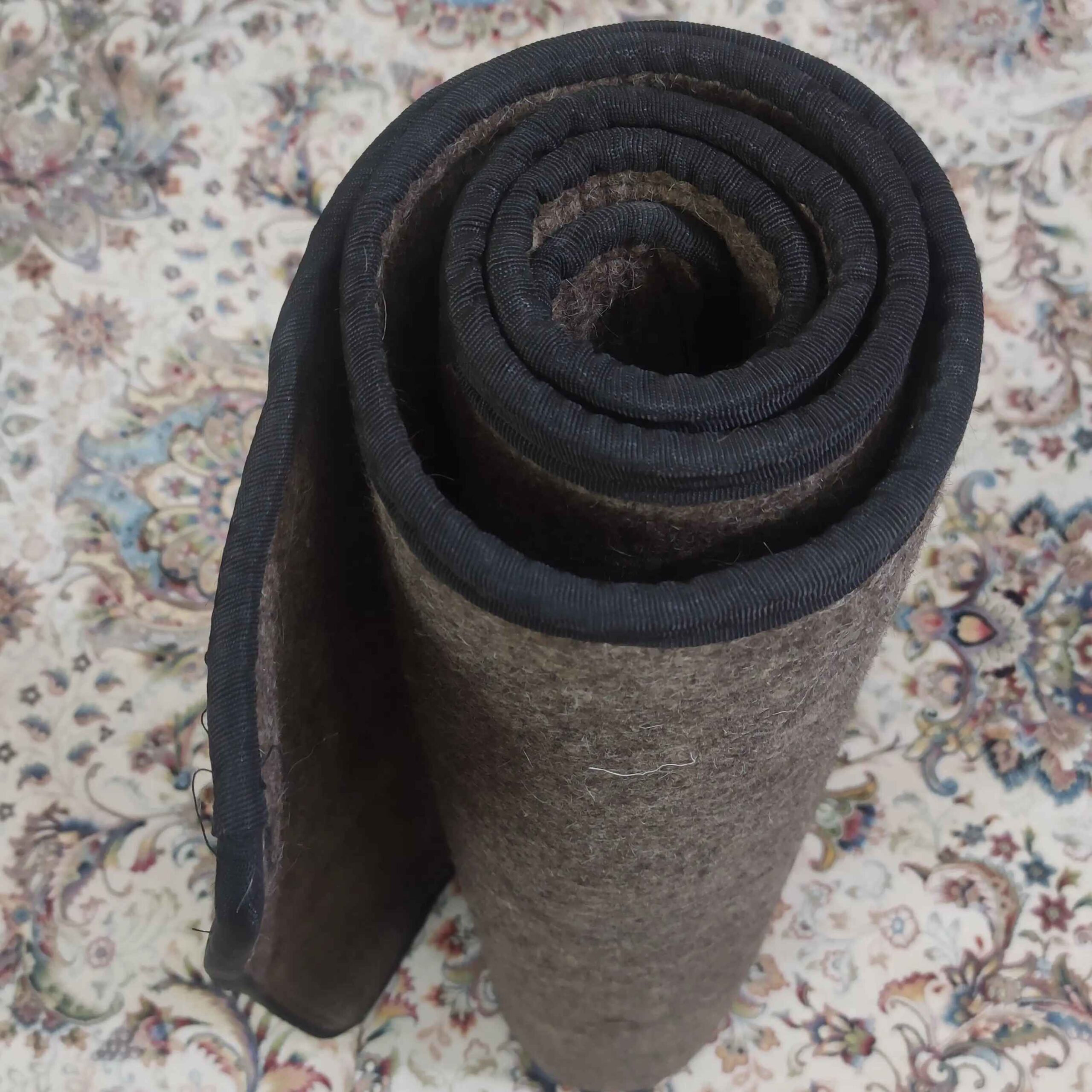 مرتبة أرضية بحجم مفرد من صوف الأغنام الطبيعي – راحة ودعم فاخر