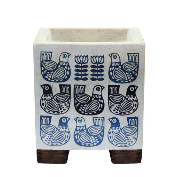 مزهرية إيرانية مربعة من الخرسانة الزخرفية نموذج حمامة