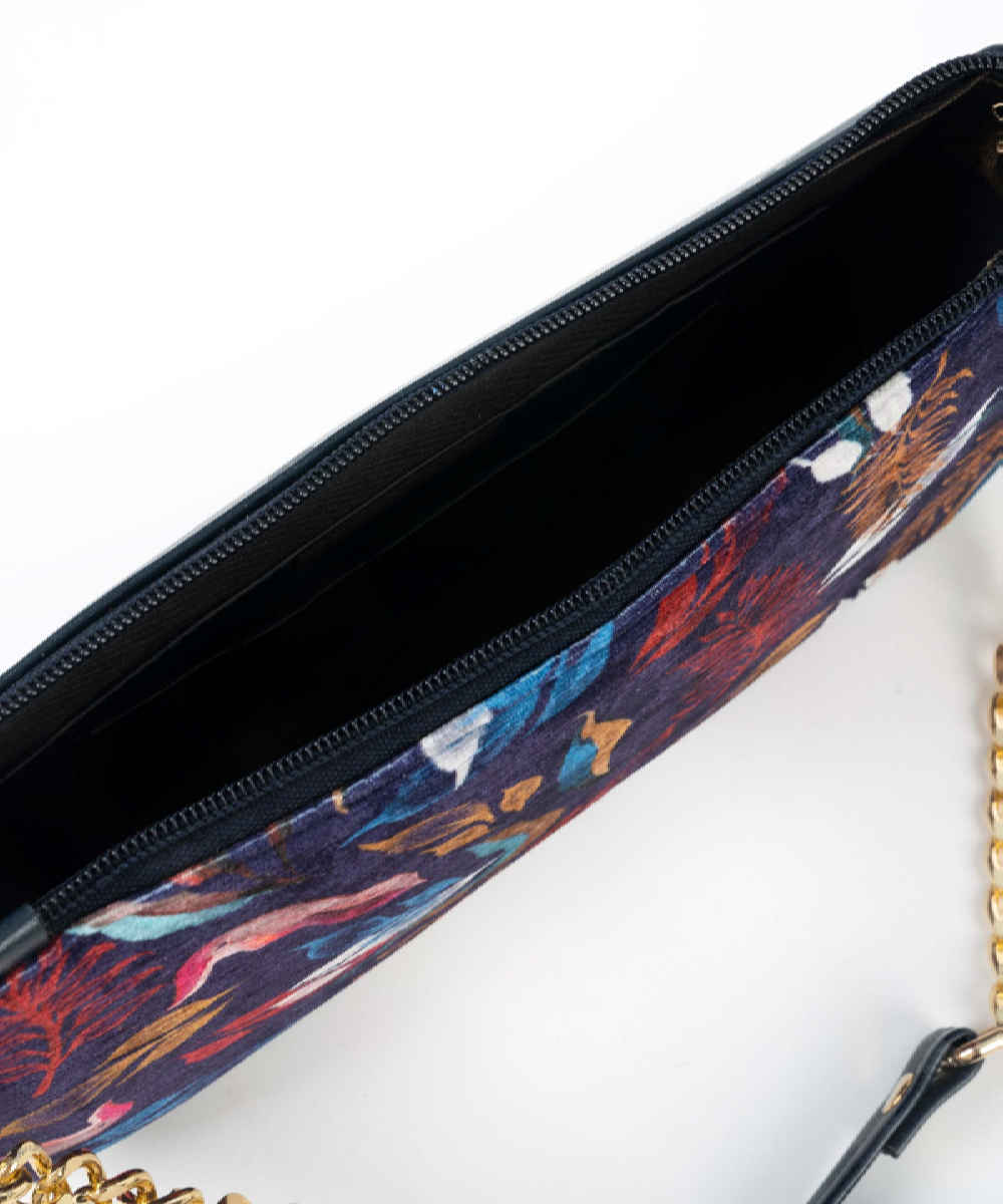 حقيبة سلسلة من الجلد الصناعي المصنوع يدوياً ورقة