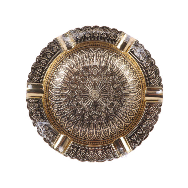 منفضة سجائر معدنية منقوشة – تصميم فني معقد