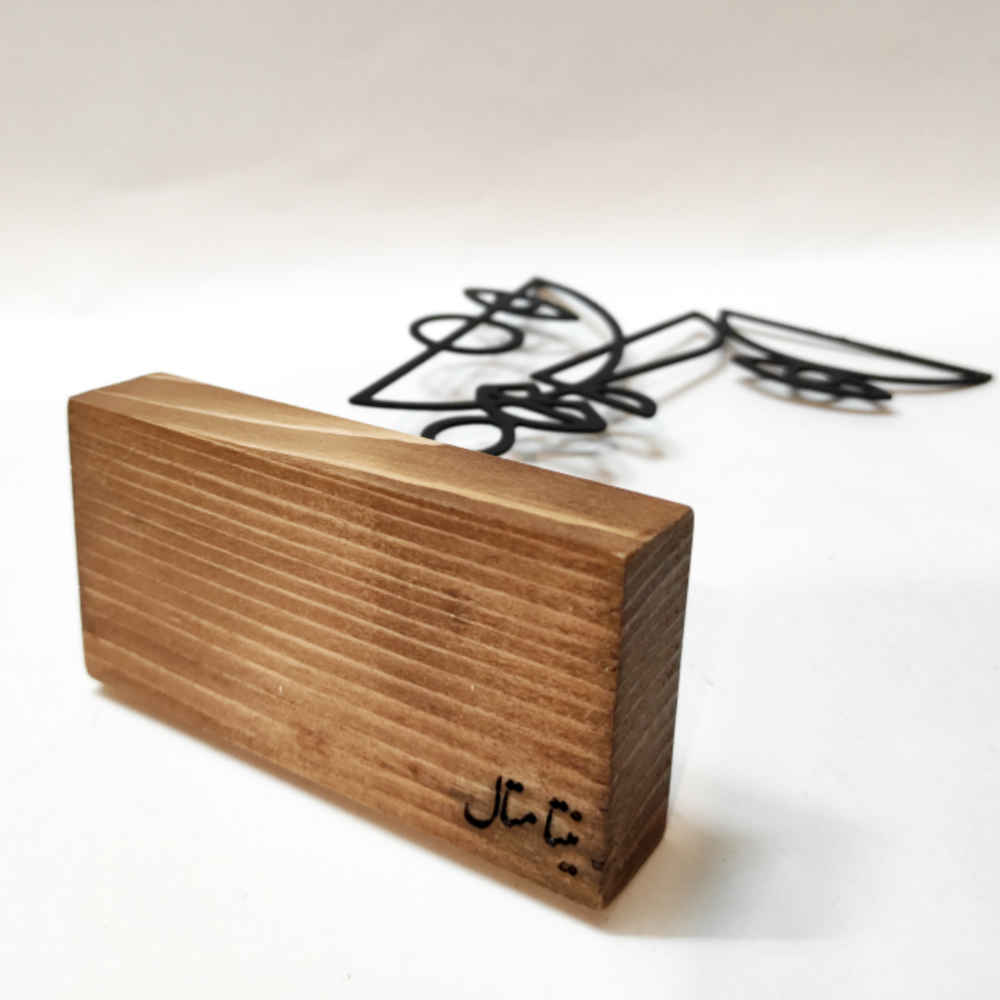 تمثال فني من المعدن بأسلوب الحداثة: چهره