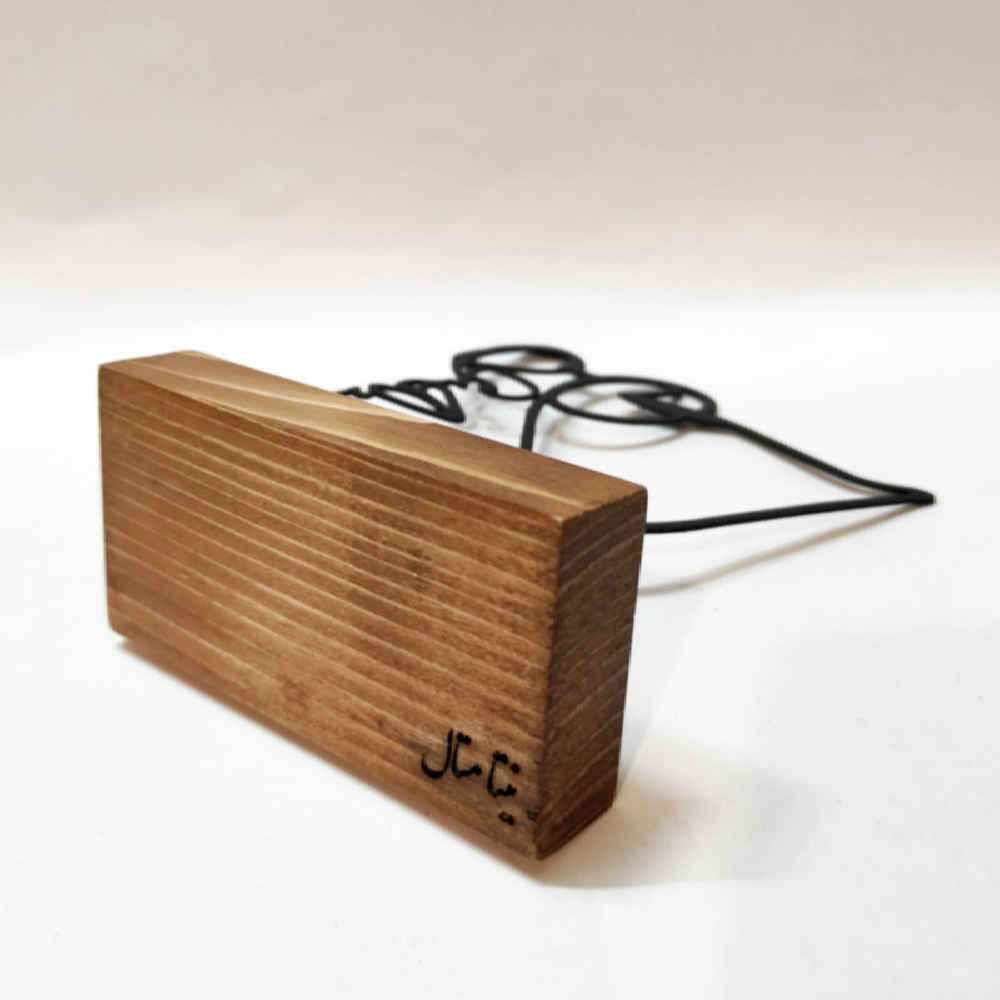 تمثال فني من المعدن بأسلوب الحداثة: دختر