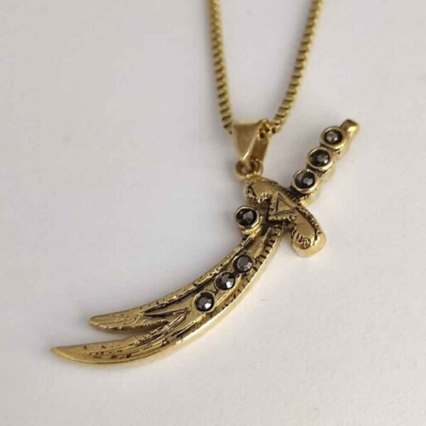 قلادة إسلامية مع تعليقة سيف ذو الفقار