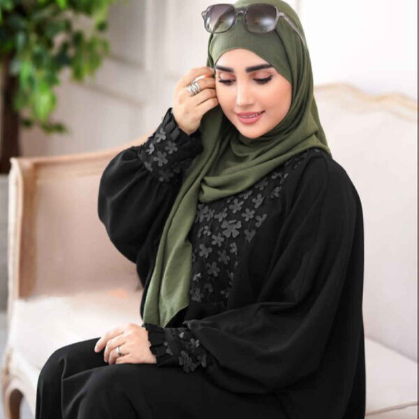 عباية تقليدية للنساء المسلمات بقماش ناعم