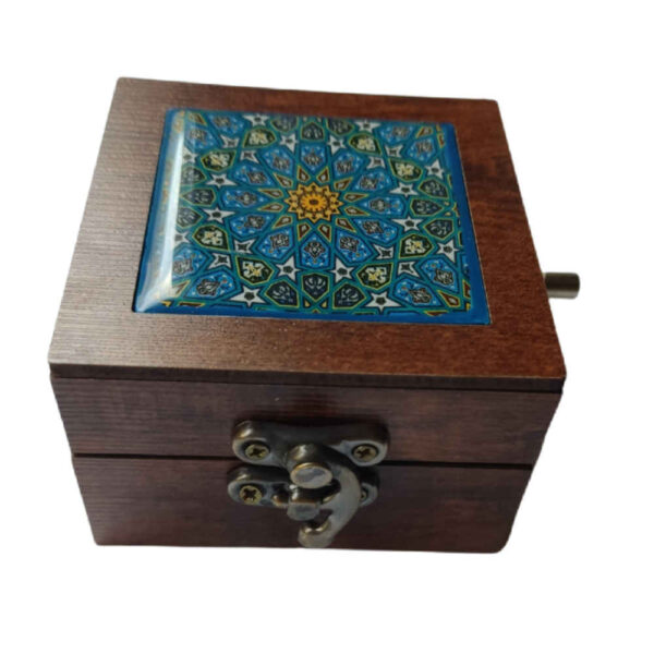 صندوق خشبي موسيقي يعمل يدوياً نموذج سحر