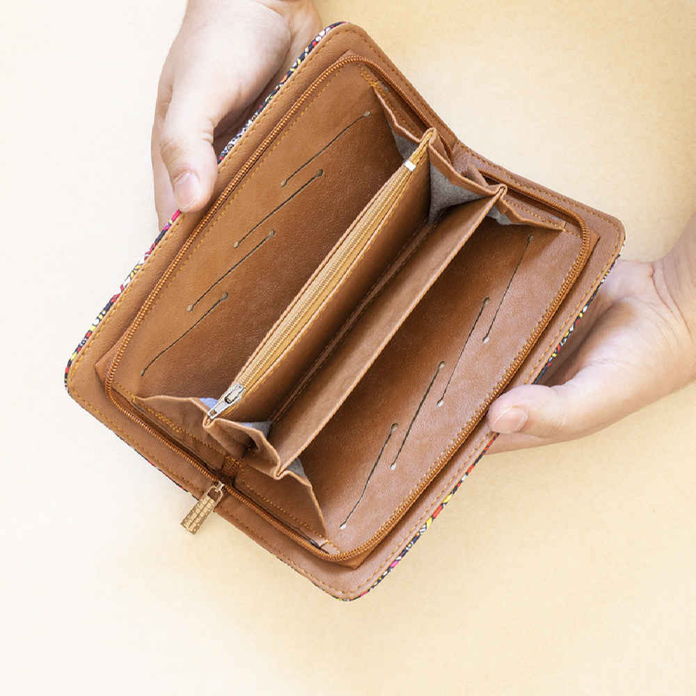 محفظة قماش للنساء بنمط فارسي مستوحى من نقش پرهام