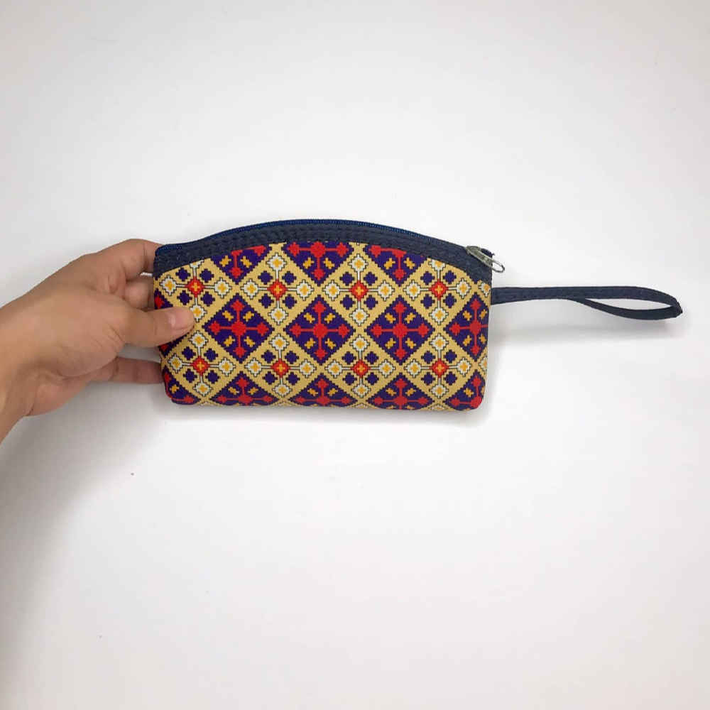 محفظة قماش للنساء بنمط فارسي مستوحى من نقش صفورا