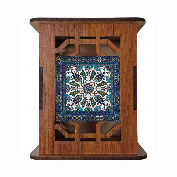 نقشة صفا – حامل أقلام خشبي أنيق بنقوش إيرانية