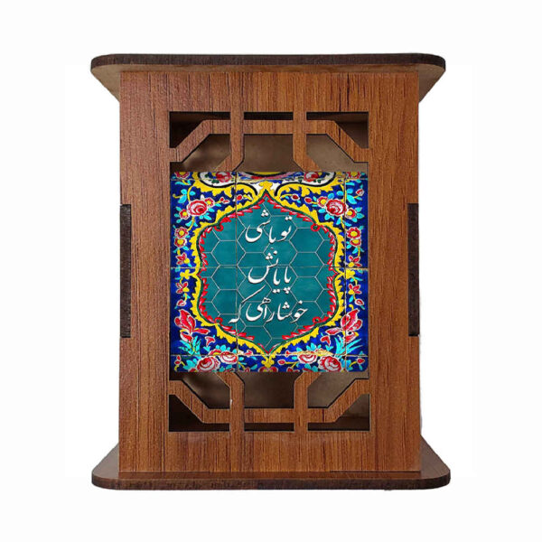 تصميم مسير – حامل أقلام خشبي مستوحى من التراث الإيراني للاستخدام المكتبي