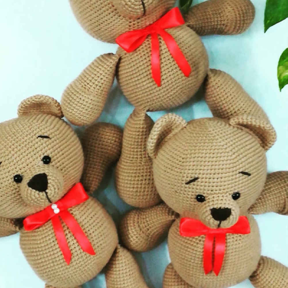 لعبة محشوة بالكروشيه يدوية الصنع – دمية دب – نموذج نيلسون | لعبة كلاسيكية وقابلة للعناق