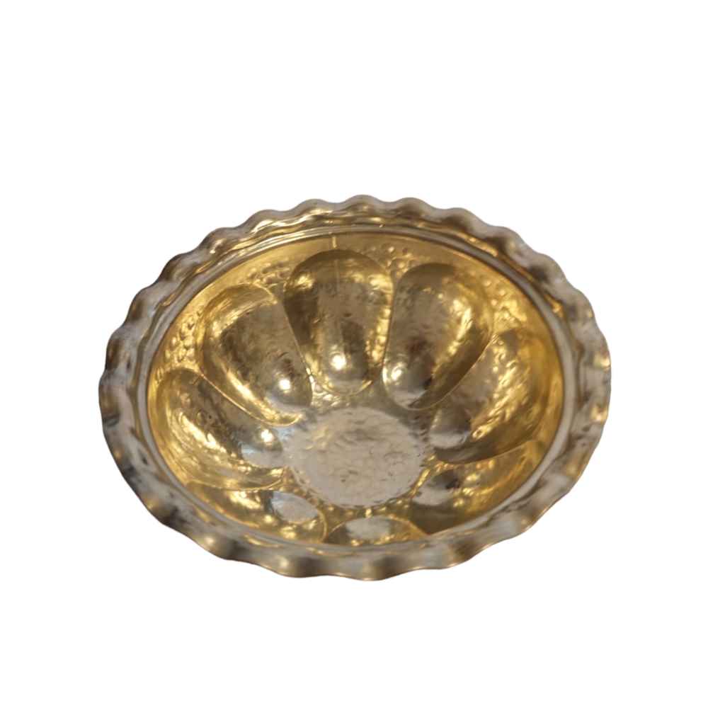 وعاء تقديم للحلويات من النحاس بشكل تقليدي مطرز للآيس كريم الفند (٣ مرات)